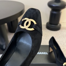 CHANEL小香 26ss 新款跟鞋复古法式优雅感,高级感十足 香奶奶后空玛丽珍凉鞋,最近很火的一双凉鞋 CHANEL小香 26ss 新款跟鞋复古法式优雅感,高级感十足 香奶奶后空玛丽珍凉鞋,最近很火的一双凉鞋