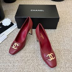 CHANEL小香 26ss 新款跟鞋复古法式优雅感,高级感十足 香奶奶后空玛丽珍凉鞋,最近很火的一双凉鞋 CHANEL小香 26ss 新款跟鞋复古法式优雅感,高级感十足 香奶奶后空玛丽珍凉鞋,最近很火的一双凉鞋