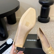 CHANEL小香 26ss 新款跟鞋复古法式优雅感,高级感十足 香奶奶后空玛丽珍凉鞋,最近很火的一双凉鞋 CHANEL小香 26ss 新款跟鞋复古法式优雅感,高级感十足 香奶奶后空玛丽珍凉鞋,最近很火的一双凉鞋