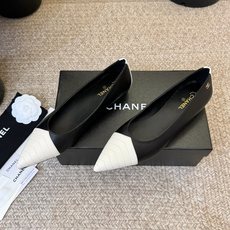 CHANEL小香 26ss 新款跟鞋复古法式优雅感,高级感十足 香奶奶后空玛丽珍凉鞋,最近很火的一双凉鞋 CHANEL小香 26ss 新款跟鞋复古法式优雅感,高级感十足 香奶奶后空玛丽珍凉鞋,最近很火的一双凉鞋
