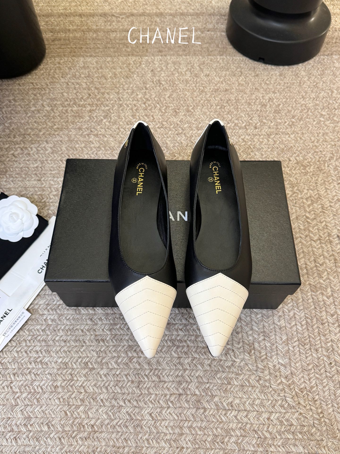CHANEL小香 26ss 新款跟鞋复古法式优雅感，高级感十足 香奶奶后空玛丽珍凉鞋，最近很火的一双凉鞋