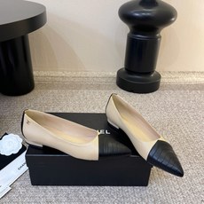 CHANEL小香 26ss 新款跟鞋复古法式优雅感,高级感十足 香奶奶后空玛丽珍凉鞋,最近很火的一双凉鞋 CHANEL小香 26ss 新款跟鞋复古法式优雅感,高级感十足 香奶奶后空玛丽珍凉鞋,最近很火的一双凉鞋