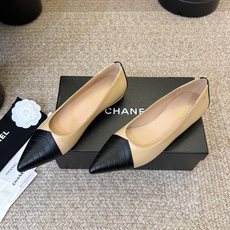 CHANEL小香 26ss 新款跟鞋复古法式优雅感,高级感十足 香奶奶后空玛丽珍凉鞋,最近很火的一双凉鞋 CHANEL小香 26ss 新款跟鞋复古法式优雅感,高级感十足 香奶奶后空玛丽珍凉鞋,最近很火的一双凉鞋