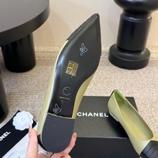 CHANEL小香 26ss 新款跟鞋复古法式优雅感,高级感十足 香奶奶后空玛丽珍凉鞋,最近很火的一双凉鞋 CHANEL小香 26ss 新款跟鞋复古法式优雅感,高级感十足 香奶奶后空玛丽珍凉鞋,最近很火的一双凉鞋