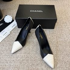 CHANEL小香 26ss 新款跟鞋复古法式优雅感,高级感十足 香奶奶后空玛丽珍凉鞋,最近很火的一双凉鞋 CHANEL小香 26ss 新款跟鞋复古法式优雅感,高级感十足 香奶奶后空玛丽珍凉鞋,最近很火的一双凉鞋