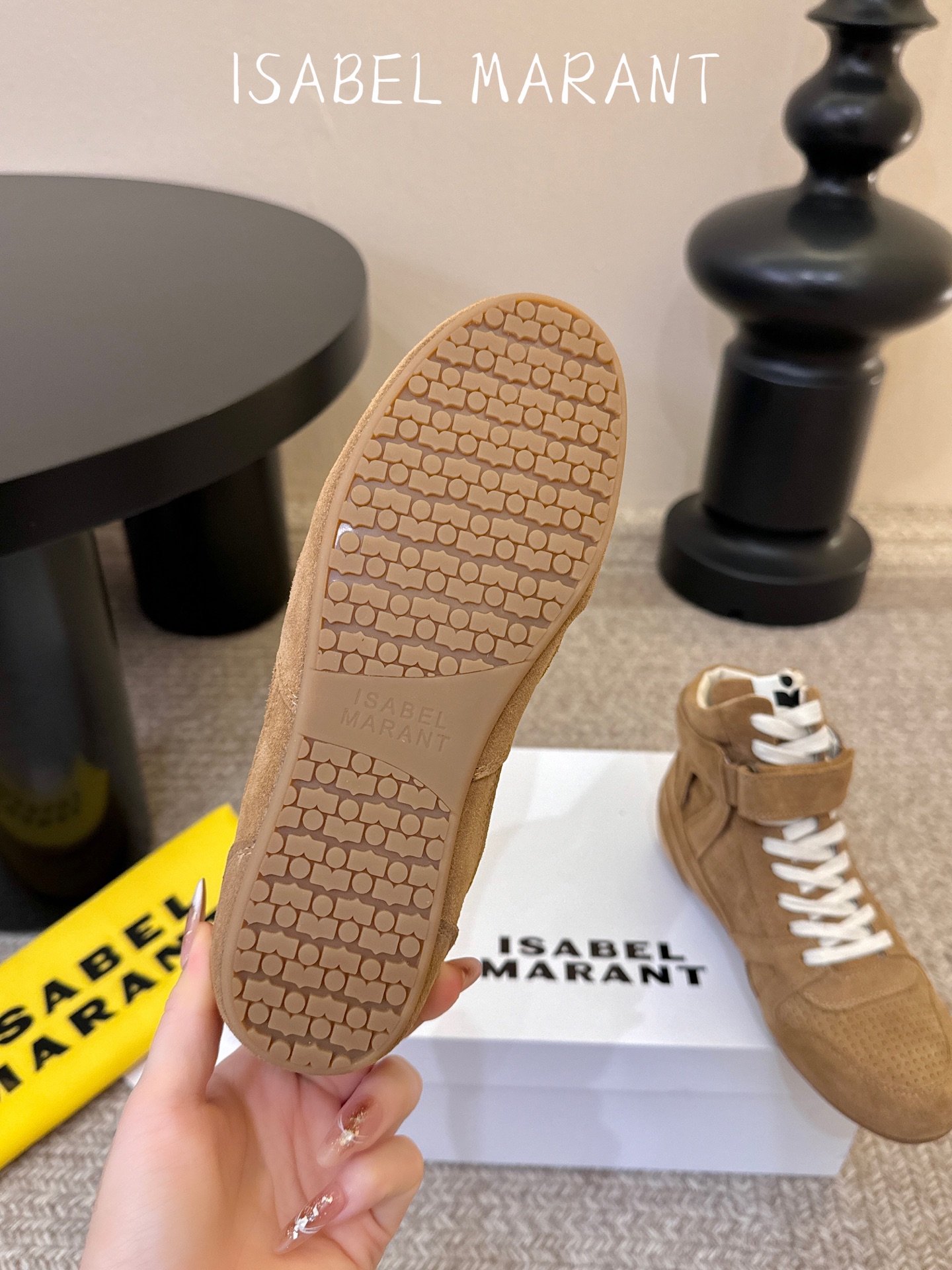 Isabel Marant/伊莎贝尔2026春夏新款经典复古内增高冲孔系带高帮休闲鞋!超级有高级感上脚超 Isabel Marant/伊莎贝尔2026春夏新款经典复古内增高冲孔系带高帮休闲鞋!超级有高级感上脚超