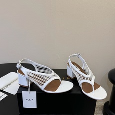 ALAÏ*26ss夏季新款网面夹趾凉鞋ALAÏA 网面夹趾凉鞋,以品牌标志性的网面设计为核心亮点,将利落 ALAÏ*26ss夏季新款网面夹趾凉鞋ALAÏA 网面夹趾凉鞋,以品牌标志性的网面设计为核心亮点,将利落