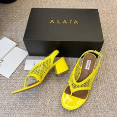 ALAÏ*26ss夏季新款网面夹趾凉鞋ALAÏA 网面夹趾凉鞋,以品牌标志性的网面设计为核心亮点,将利落 ALAÏ*26ss夏季新款网面夹趾凉鞋ALAÏA 网面夹趾凉鞋,以品牌标志性的网面设计为核心亮点,将利落