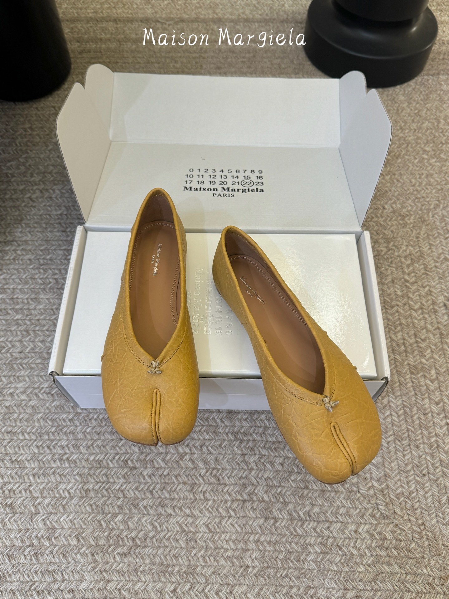 褶面平底 Maison Margiel*26ss夏季新款分趾低跟单鞋自带慵懒氛围感的分趾褶皱平底单鞋,打 褶面平底 Maison Margiel*26ss夏季新款分趾低跟单鞋自带慵懒氛围感的分趾褶皱平底单鞋,打