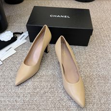 Chane*26ss夏季新款尖头高跟单鞋自带复古活力感的尖头羊皮跟鞋,利落的方头剪裁搭配羊皮鞋身,自带精 Chane*26ss夏季新款尖头高跟单鞋自带复古活力感的尖头羊皮跟鞋,利落的方头剪裁搭配羊皮鞋身,自带精