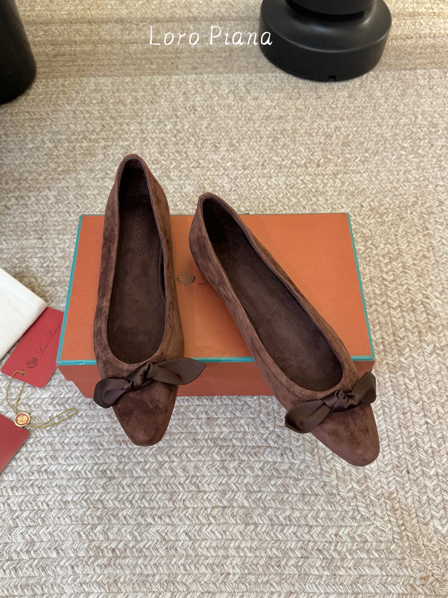 Loro Piana/ Loro piana 春夏新款 经典绝美 复古平底单鞋 极简主义风格，复古又级！