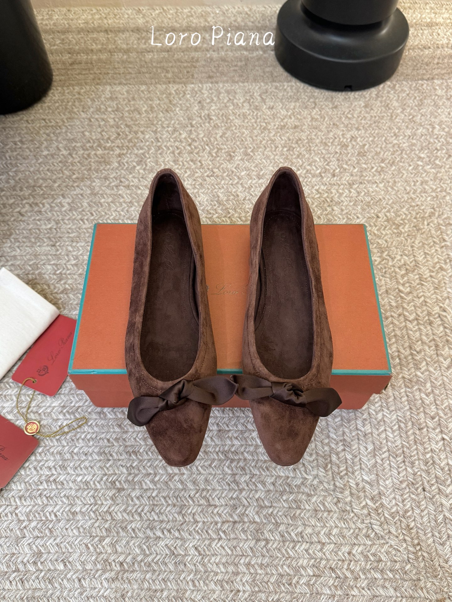 Loro Piana/ Loro piana 春夏新款 经典绝美 复古平底单鞋 极简主义风格，复古又级！