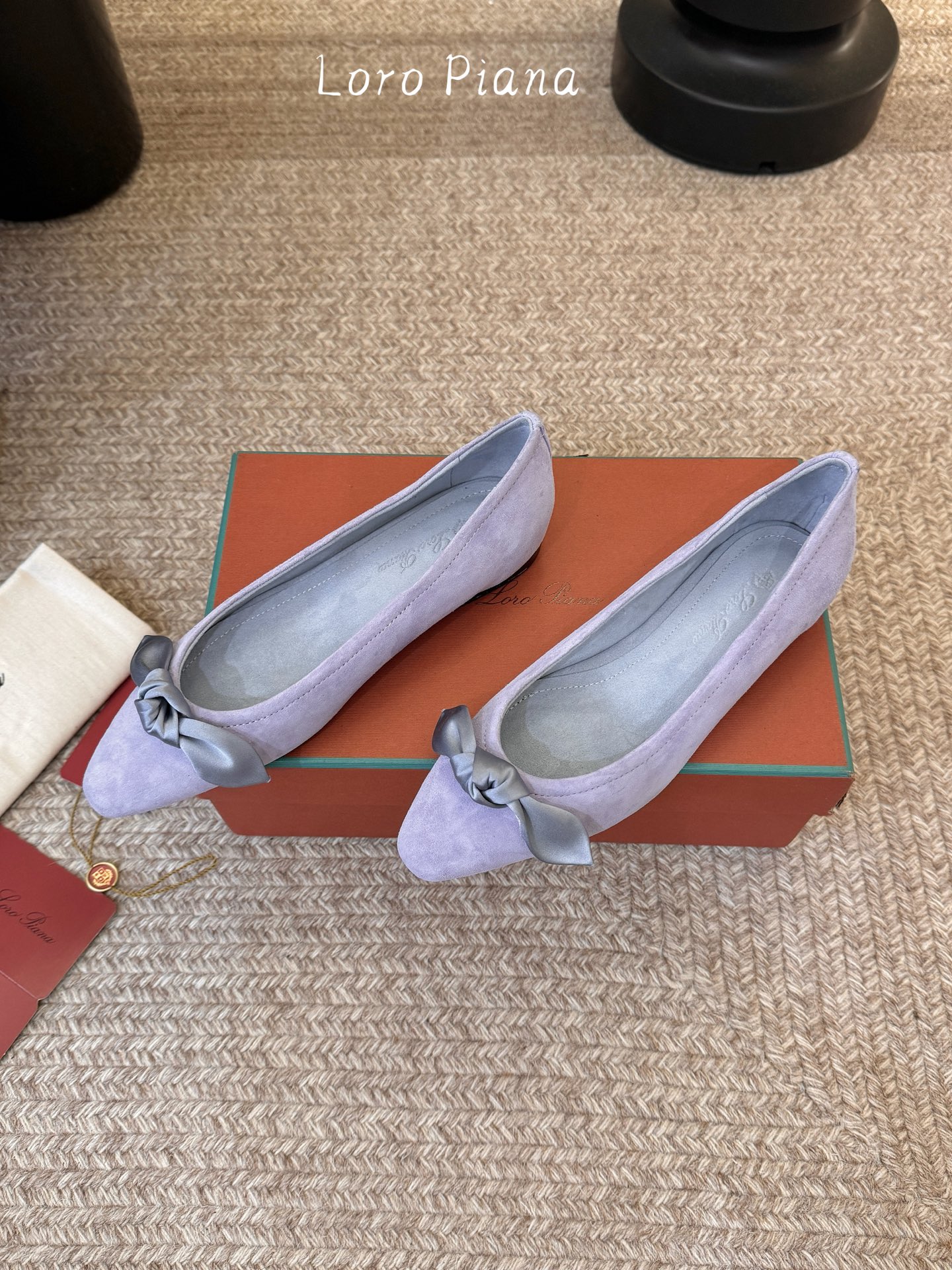 Loro Piana/ Loro piana 春夏新款 经典绝美 复古平底单鞋 极简主义风格，复古又级！