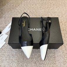 Chane*26ss夏季新款拼色尖头高跟凉鞋自带优雅复古感的拼色T字带高跟凉鞋,利落的尖头剪裁搭配经典的 Chane*26ss夏季新款拼色尖头高跟凉鞋自带优雅复古感的拼色T字带高跟凉鞋,利落的尖头剪裁搭配经典的