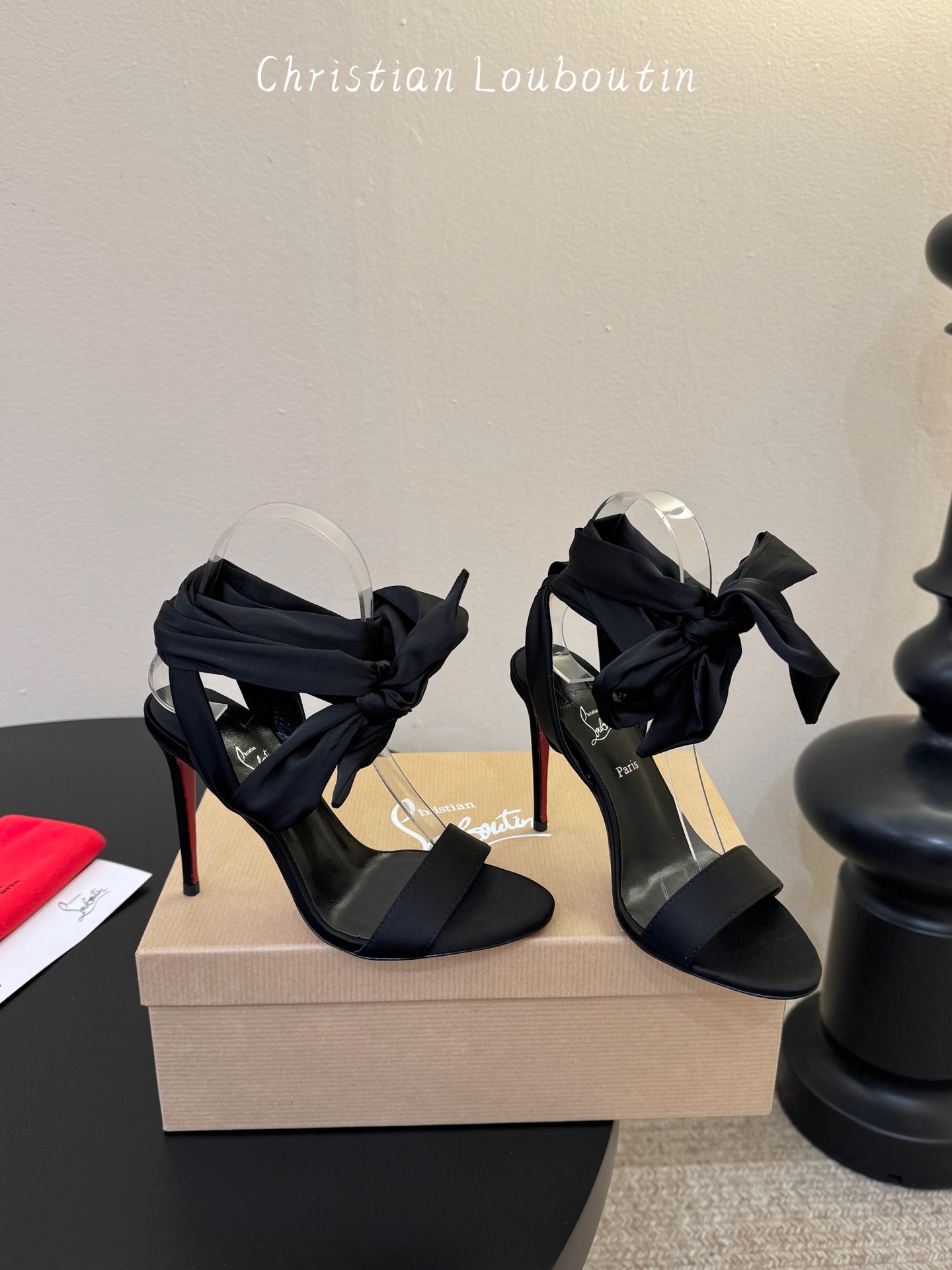 Christian Louboutin | 2026s𝐒原版CL全新秀款高跟鞋～时装红底凉鞋 新款红底金
