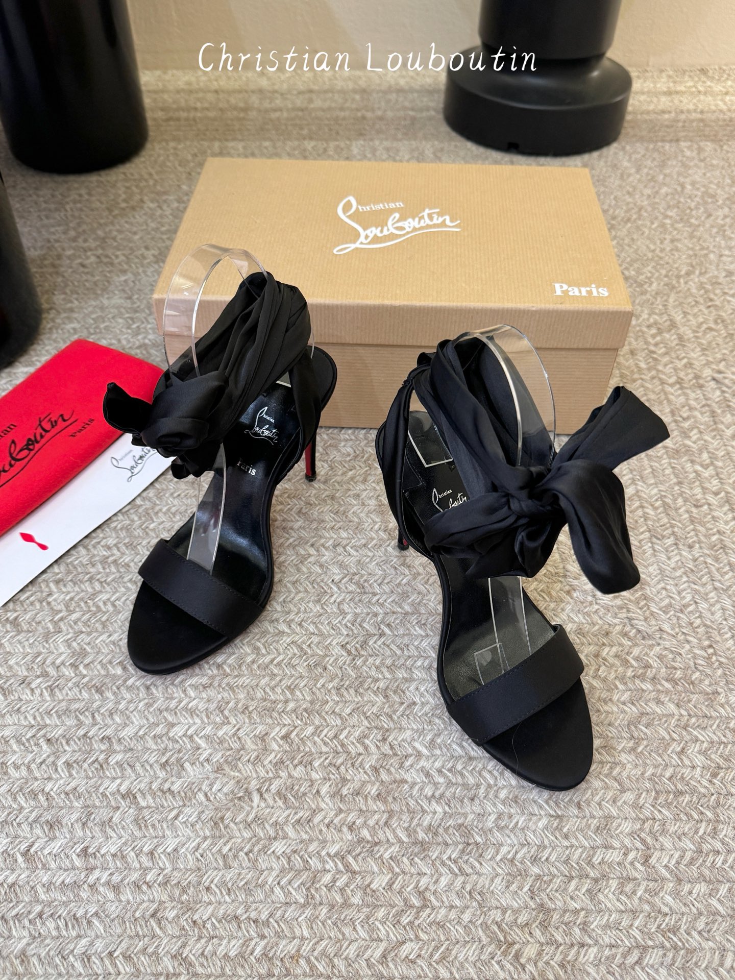 Christian Louboutin | 2026s𝐒原版CL全新秀款高跟鞋～时装红底凉鞋 新款红底金