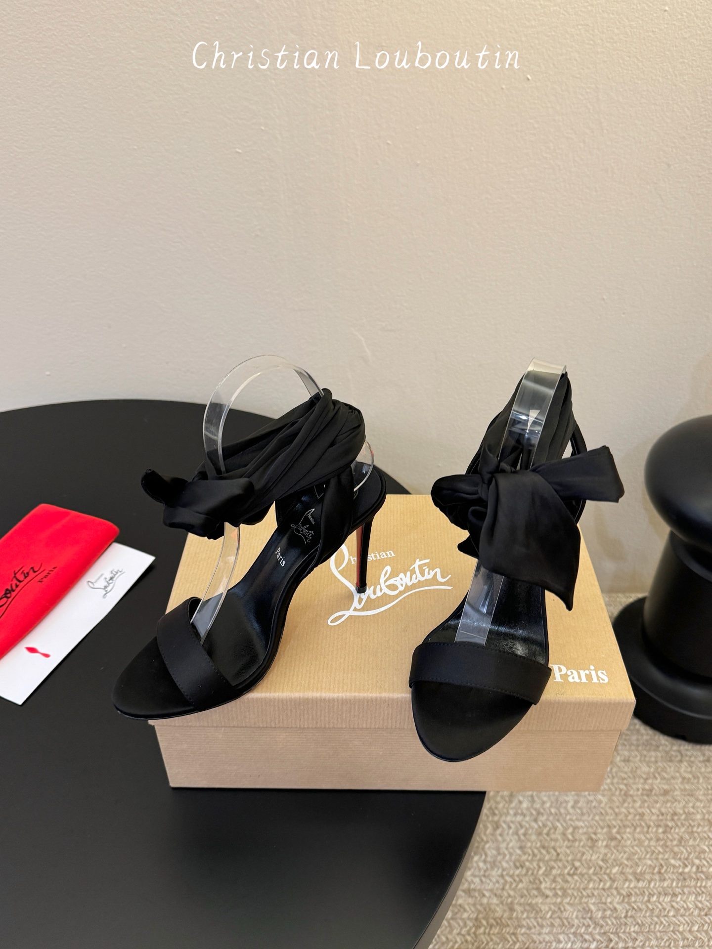 Christian Louboutin | 2026s𝐒原版CL全新秀款高跟鞋～时装红底凉鞋 新款红底金
