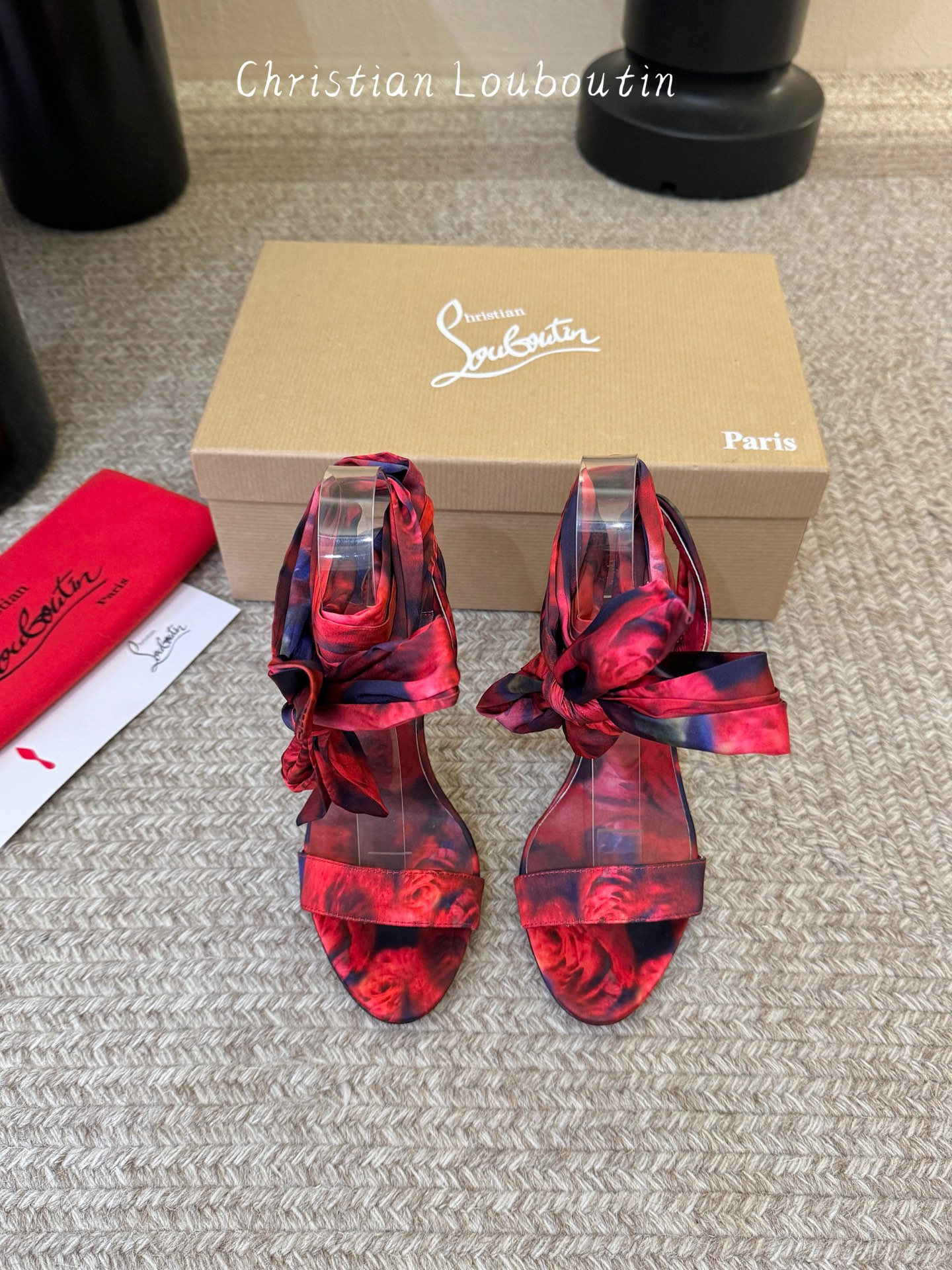 Christian Louboutin | 2026s𝐒原版CL全新秀款高跟鞋～时装红底凉鞋 新款红底金