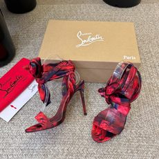 Christian Louboutin | 2026s𝐒原版CL全新秀款高跟鞋~时装红底凉鞋 新款红底金 Christian Louboutin | 2026s𝐒原版CL全新秀款高跟鞋~时装红底凉鞋 新款红底金