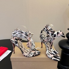 Christian Louboutin | 2026s𝐒原版CL全新秀款高跟鞋~时装红底凉鞋 新款红底金 Christian Louboutin | 2026s𝐒原版CL全新秀款高跟鞋~时装红底凉鞋 新款红底金