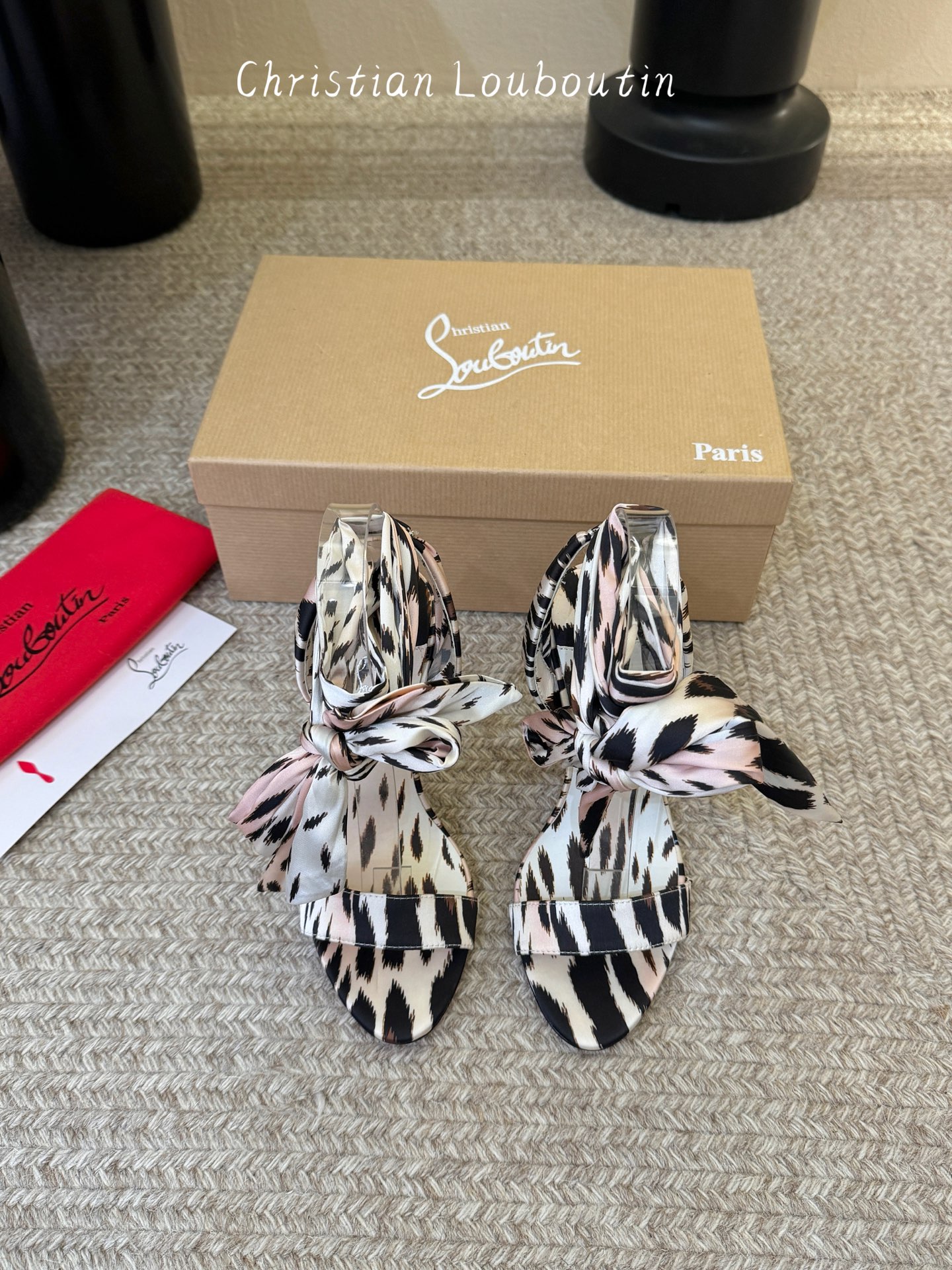 Christian Louboutin | 2026s𝐒原版CL全新秀款高跟鞋～时装红底凉鞋 新款红底金