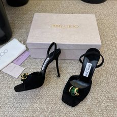 Jimmy Cho*夏日辣妹出街封神款,焦糖棕vs紫蘭花色,一双比一双懂夏天!走路零负担,夹趾设计自带随 Jimmy Cho*夏日辣妹出街封神款,焦糖棕vs紫蘭花色,一双比一双懂夏天!走路零负担,夹趾设计自带随