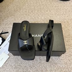Chanel26SS新款蝴蝶夹脚凉拖双C夹脚凉拖|春夏穿搭神器经典双C元素+极简夹脚设计,高级感拉满,软 Chanel26SS新款蝴蝶夹脚凉拖双C夹脚凉拖|春夏穿搭神器经典双C元素+极简夹脚设计,高级感拉满,软