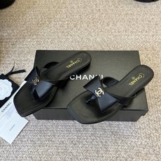Chanel26SS新款蝴蝶夹脚凉拖双C夹脚凉拖|春夏穿搭神器经典双C元素+极简夹脚设计,高级感拉满,软 Chanel26SS新款蝴蝶夹脚凉拖双C夹脚凉拖|春夏穿搭神器经典双C元素+极简夹脚设计,高级感拉满,软
