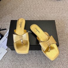 Chanel26SS新款蝴蝶夹脚凉拖双C夹脚凉拖|春夏穿搭神器经典双C元素+极简夹脚设计,高级感拉满,软 Chanel26SS新款蝴蝶夹脚凉拖双C夹脚凉拖|春夏穿搭神器经典双C元素+极简夹脚设计,高级感拉满,软