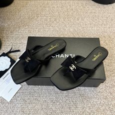Chanel26SS新款蝴蝶夹脚凉拖双C夹脚凉拖|春夏穿搭神器经典双C元素+极简夹脚设计,高级感拉满,软 Chanel26SS新款蝴蝶夹脚凉拖双C夹脚凉拖|春夏穿搭神器经典双C元素+极简夹脚设计,高级感拉满,软