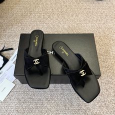 Chanel26SS新款蝴蝶夹脚凉拖双C夹脚凉拖|春夏穿搭神器经典双C元素+极简夹脚设计,高级感拉满,软 Chanel26SS新款蝴蝶夹脚凉拖双C夹脚凉拖|春夏穿搭神器经典双C元素+极简夹脚设计,高级感拉满,软
