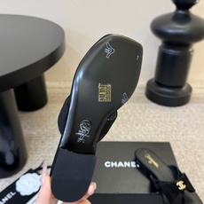 Chanel26SS新款蝴蝶夹脚凉拖双C夹脚凉拖|春夏穿搭神器经典双C元素+极简夹脚设计,高级感拉满,软 Chanel26SS新款蝴蝶夹脚凉拖双C夹脚凉拖|春夏穿搭神器经典双C元素+极简夹脚设计,高级感拉满,软