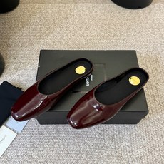 圣罗兰Saint Lauren* 新品平底小方头单鞋各种小裙子搭配起来 完全不挑脚型哦 Ysl Logo 圣罗兰Saint Lauren* 新品平底小方头单鞋各种小裙子搭配起来 完全不挑脚型哦 Ysl Logo
