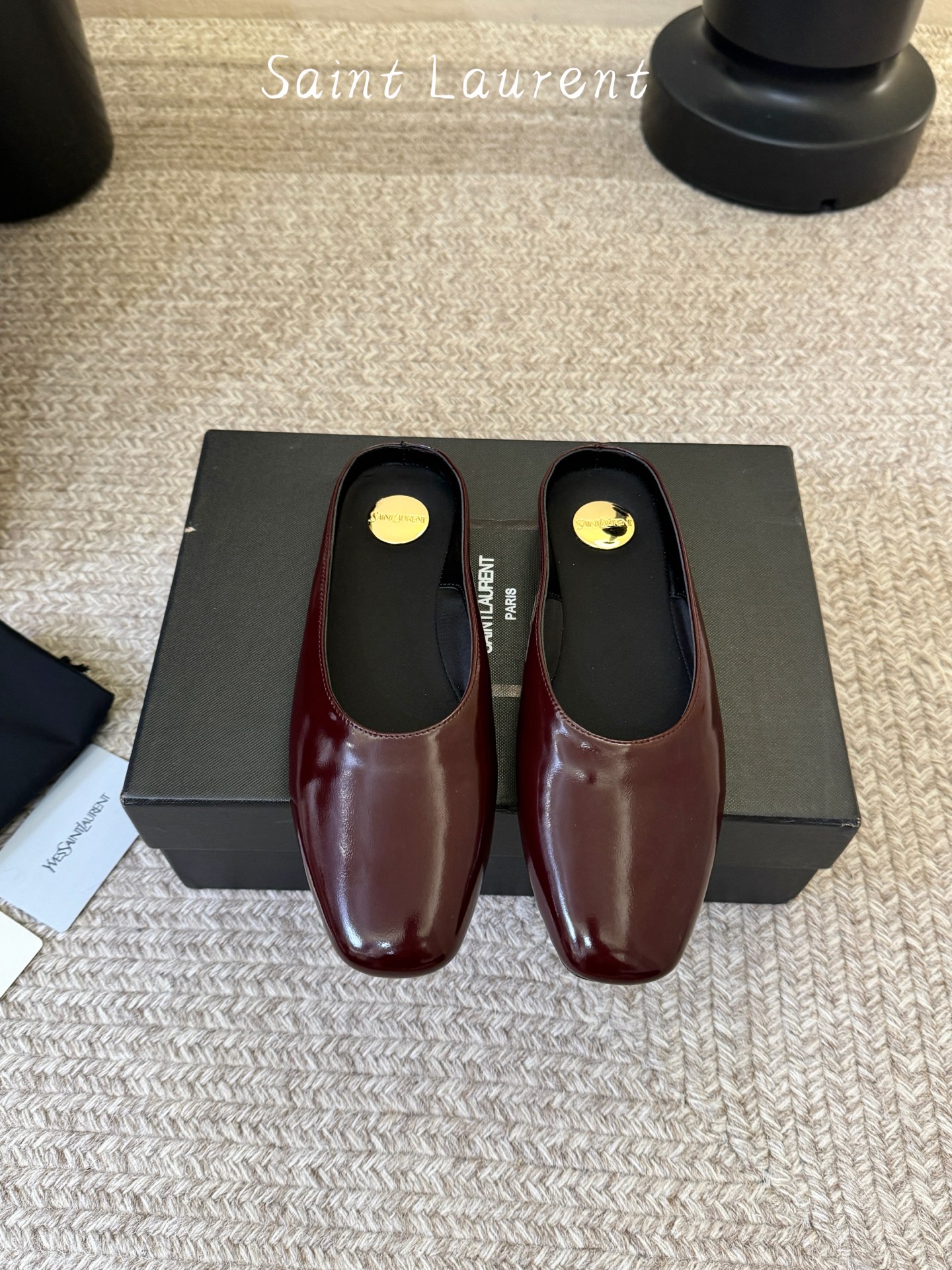 圣罗兰Saint Lauren* 新品平底小方头单鞋各种小裙子搭配起来 完全不挑脚型哦 Ysl Logo