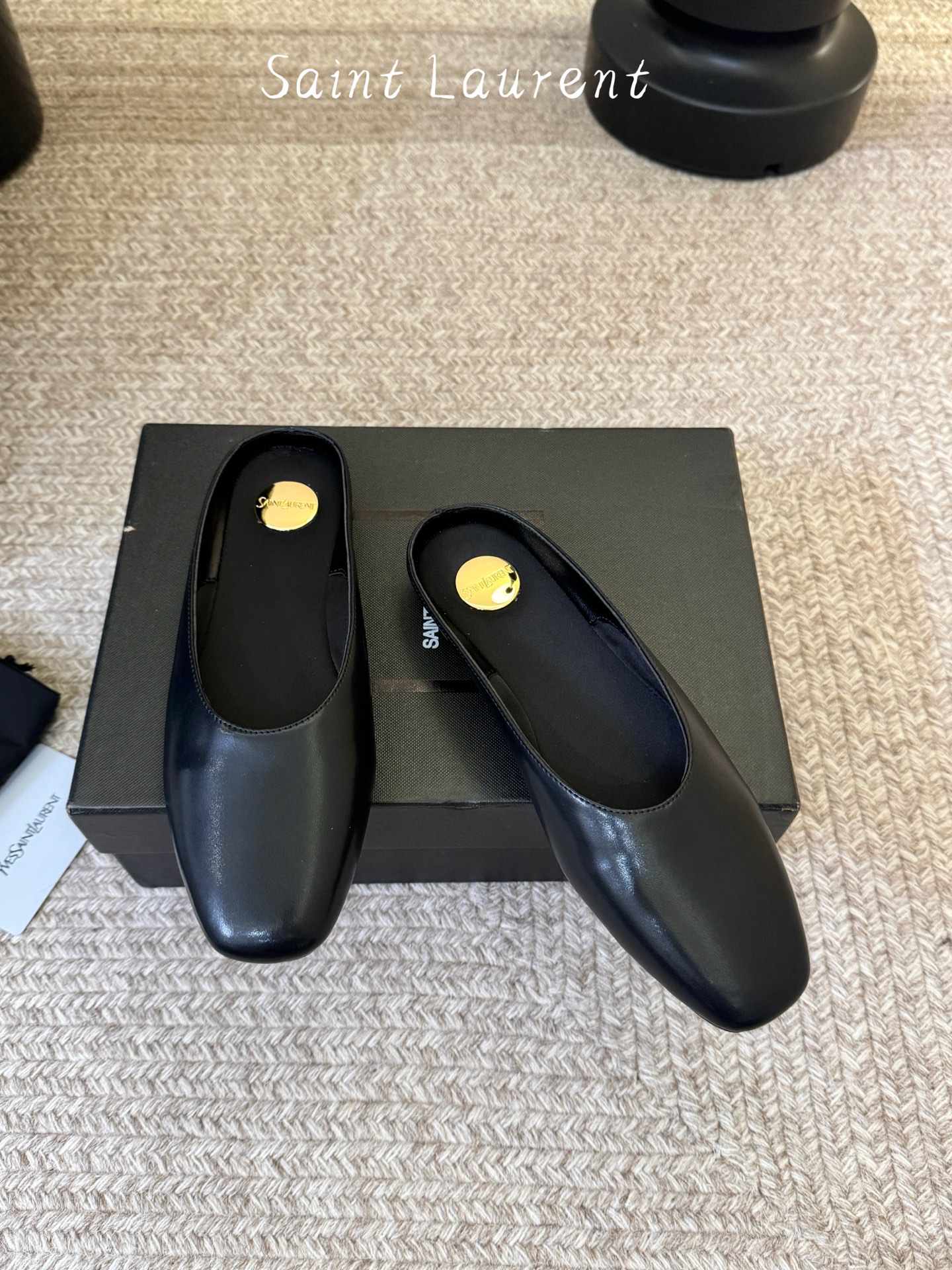 圣罗兰Saint Lauren* 新品平底小方头单鞋各种小裙子搭配起来 完全不挑脚型哦 Ysl Logo
