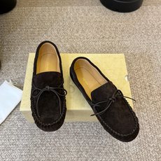 The Row 26春夏新款极简单鞋!据说这是本年度最美丽的玛丽珍凉鞋,法式优雅气质在线、高级又时髦,可 The Row 26春夏新款极简单鞋!据说这是本年度最美丽的玛丽珍凉鞋,法式优雅气质在线、高级又时髦,可