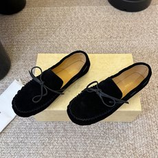 The Row 26春夏新款极简单鞋!据说这是本年度最美丽的玛丽珍凉鞋,法式优雅气质在线、高级又时髦,可 The Row 26春夏新款极简单鞋!据说这是本年度最美丽的玛丽珍凉鞋,法式优雅气质在线、高级又时髦,可
