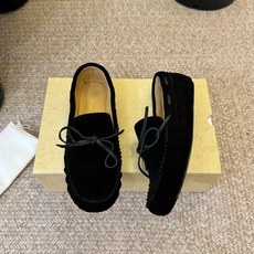 The Row 26春夏新款极简单鞋!据说这是本年度最美丽的玛丽珍凉鞋,法式优雅气质在线、高级又时髦,可 The Row 26春夏新款极简单鞋!据说这是本年度最美丽的玛丽珍凉鞋,法式优雅气质在线、高级又时髦,可