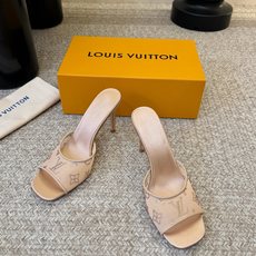 LV 驴家·Gala网纱一字水钻高跟凉拖鞋|把老花星光踩在脚下✨谁能拒绝这双懒人仙女高跟!延续Gala系 LV 驴家·Gala网纱一字水钻高跟凉拖鞋|把老花星光踩在脚下✨谁能拒绝这双懒人仙女高跟!延续Gala系