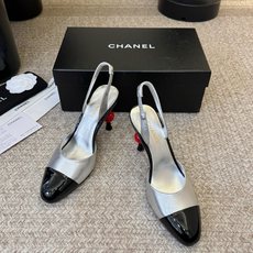 Chane*26ss夏季新款拼色尖头高跟凉鞋自带优雅复古感的拼色T字带高跟凉鞋,利落的尖头剪裁搭配经典的 Chane*26ss夏季新款拼色尖头高跟凉鞋自带优雅复古感的拼色T字带高跟凉鞋,利落的尖头剪裁搭配经典的