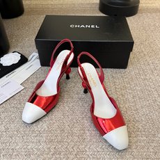 Chane*26ss夏季新款拼色尖头高跟凉鞋自带优雅复古感的拼色T字带高跟凉鞋,利落的尖头剪裁搭配经典的 Chane*26ss夏季新款拼色尖头高跟凉鞋自带优雅复古感的拼色T字带高跟凉鞋,利落的尖头剪裁搭配经典的