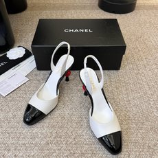 Chane*26ss夏季新款拼色尖头高跟凉鞋自带优雅复古感的拼色T字带高跟凉鞋,利落的尖头剪裁搭配经典的 Chane*26ss夏季新款拼色尖头高跟凉鞋自带优雅复古感的拼色T字带高跟凉鞋,利落的尖头剪裁搭配经典的