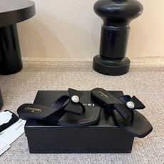 Chanel26SS新款蝴蝶结夹脚凉拖双C夹脚凉拖|春夏穿搭神器经典双C元素+极简夹脚设计,高级感拉满, Chanel26SS新款蝴蝶结夹脚凉拖双C夹脚凉拖|春夏穿搭神器经典双C元素+极简夹脚设计,高级感拉满,