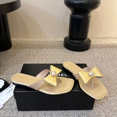 Chanel26SS新款蝴蝶结夹脚凉拖双C夹脚凉拖|春夏穿搭神器经典双C元素+极简夹脚设计,高级感拉满, Chanel26SS新款蝴蝶结夹脚凉拖双C夹脚凉拖|春夏穿搭神器经典双C元素+极简夹脚设计,高级感拉满,