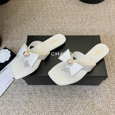 Chanel26SS新款蝴蝶结夹脚凉拖双C夹脚凉拖|春夏穿搭神器经典双C元素+极简夹脚设计,高级感拉满, Chanel26SS新款蝴蝶结夹脚凉拖双C夹脚凉拖|春夏穿搭神器经典双C元素+极简夹脚设计,高级感拉满,