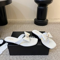 Chanel26SS新款蝴蝶结夹脚凉拖双C夹脚凉拖|春夏穿搭神器经典双C元素+极简夹脚设计,高级感拉满, Chanel26SS新款蝴蝶结夹脚凉拖双C夹脚凉拖|春夏穿搭神器经典双C元素+极简夹脚设计,高级感拉满,