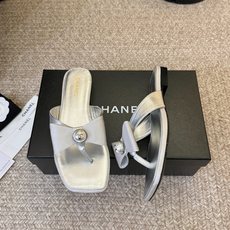 Chanel26SS新款蝴蝶结夹脚凉拖双C夹脚凉拖|春夏穿搭神器经典双C元素+极简夹脚设计,高级感拉满, Chanel26SS新款蝴蝶结夹脚凉拖双C夹脚凉拖|春夏穿搭神器经典双C元素+极简夹脚设计,高级感拉满,