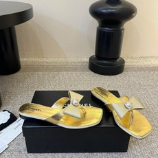Chanel26SS新款蝴蝶结夹脚凉拖双C夹脚凉拖|春夏穿搭神器经典双C元素+极简夹脚设计,高级感拉满, Chanel26SS新款蝴蝶结夹脚凉拖双C夹脚凉拖|春夏穿搭神器经典双C元素+极简夹脚设计,高级感拉满,