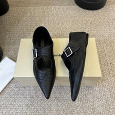 DYMONLATR* 𝟐𝟔𝐀𝐖秋冬新品尖头镂空玛丽珍|复古锐感挣脱甜腻桎梏法式慵懒穿搭单品 一鞋两穿 DYMONLATR* 𝟐𝟔𝐀𝐖秋冬新品尖头镂空玛丽珍|复古锐感挣脱甜腻桎梏法式慵懒穿搭单品 一鞋两穿