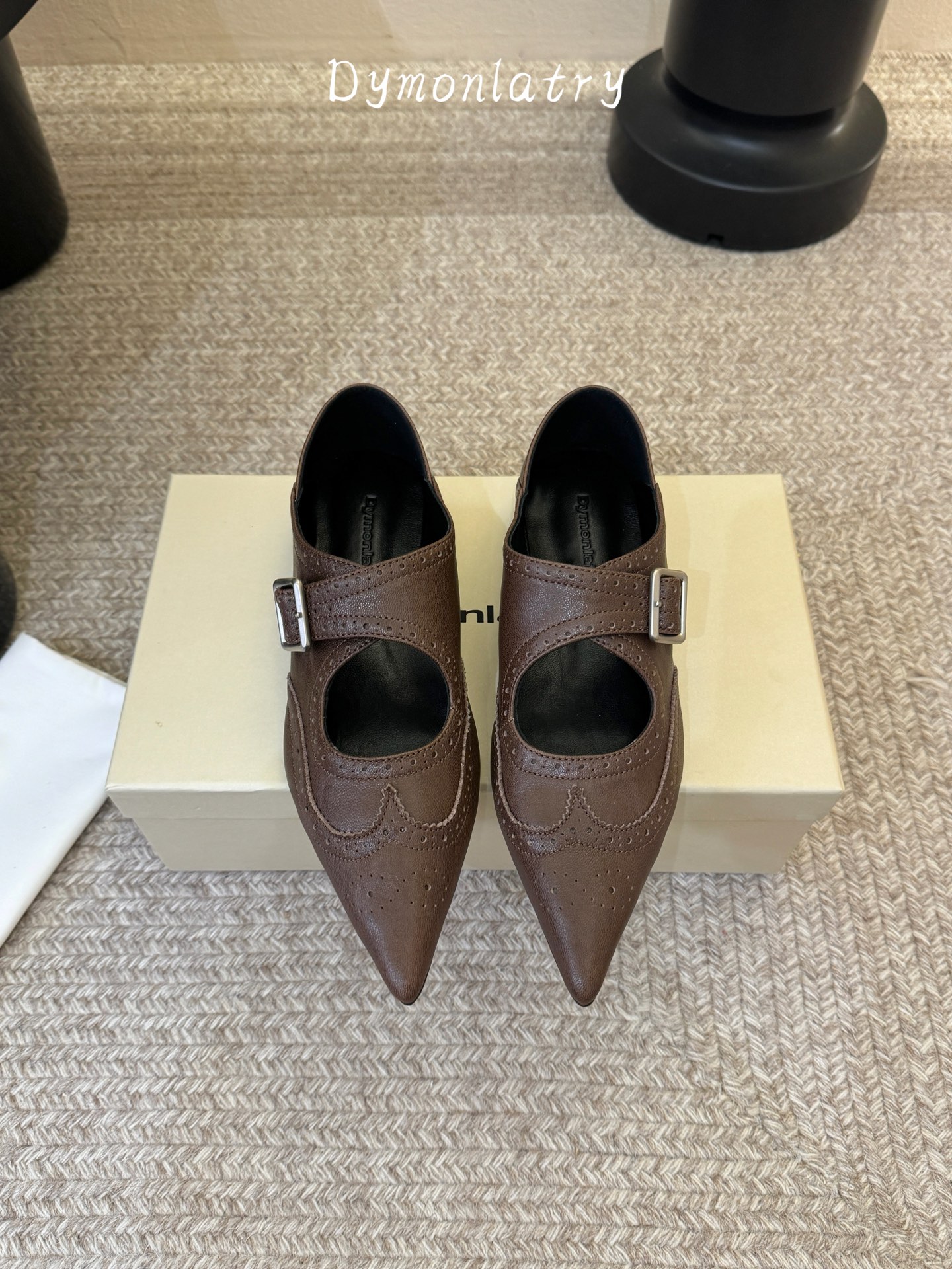 DYMONLATR*  𝟐𝟔𝐀𝐖秋冬新品尖头镂空玛丽珍|复古锐感挣脱甜腻桎梏法式慵懒穿搭单品 一鞋两穿 
